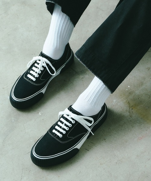 SLACK FOOTWEAR（スラックフットウェア）の「厚底 キャンバススニーカー モノトーン サドルシューズ スリーヴ（スニーカー・レディース・ブラック/ブラック系その他・23.0cm/23.5cm/24.0cm/24.5cm/25.0cm/26.0cm/26.5cm/27.0cm/27.5cm/28.0cm）」の5枚目の写真