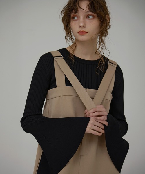 MIELI INVARIANT(ミエリインヴァリアント)の「Bell Sleeve Petal Knit Tops(ニット/セーター・レディース・ブラック/モカ・FREE)」の20枚目の写真