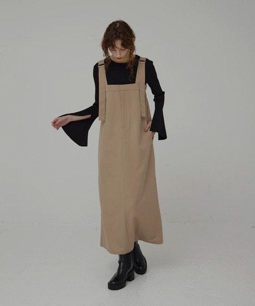 MIELI INVARIANT(ミエリインヴァリアント)の「Bell Sleeve Petal Knit Tops(ニット/セーター・レディース・ブラック/モカ・FREE)」の21枚目の写真