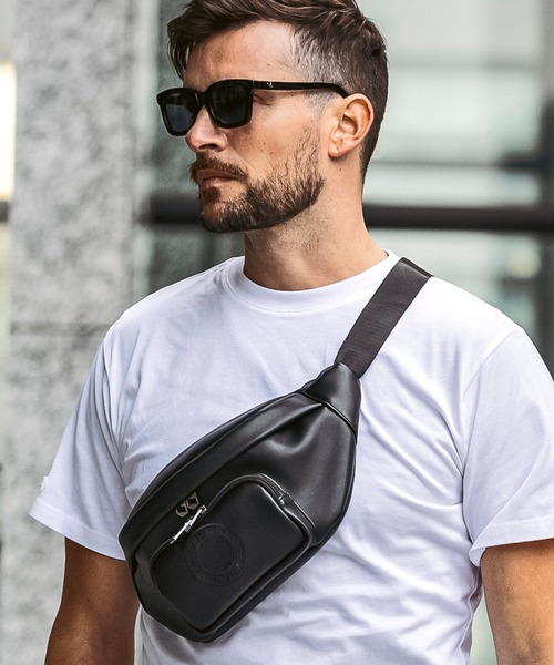 1PIU1UGUALE3  RELAX （ウノピゥウノウグァーレトレ リラックス）の「1PIU1UGUALE3 RELAX(ウノピゥウノウグァーレトレ リラックス)サークルロゴ ウエストバッグ ボディバッグ（ボディバッグ/ウエストポーチ・メンズ・ブラック・ONE SIZE）」の12枚目の写真