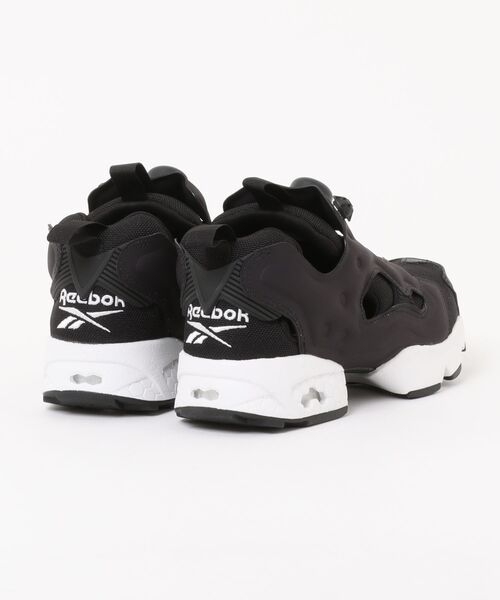TSURUYA(ツルヤ)の「《reebok》INSTAPUMP FURY 94(スニーカー・メンズ・ブラック×ホワイト/ホワイト/ブラック×ブラック/ホワイト系その他・23.5cm/24.0cm/24.5cm/25.0cm/25.5cm/26.0cm/26.5cm/27.0cm/27.5cm/28.0cm/23.0cm)」の5枚目の写真