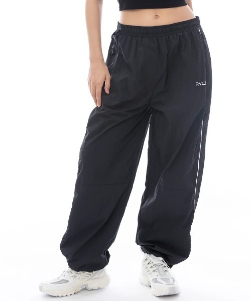 RVCA(ルーカ)の「RVCA レディース MINI RVCA TRACK PANTS ロングパンツ 【2025年春夏モデル】/ルーカセットアップ対応ナイロントラックパンツ(その他パンツ・レディース・ブラック/ベージュ系その他・LARGE/MEDIUM/SMALL)」の2枚目の写真