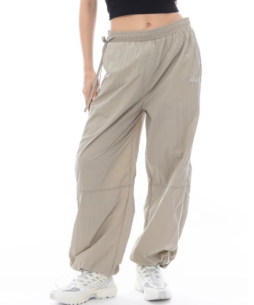 RVCA(ルーカ)の「RVCA レディース MINI RVCA TRACK PANTS ロングパンツ 【2025年春夏モデル】/ルーカセットアップ対応ナイロントラックパンツ(その他パンツ・レディース・ブラック/ベージュ系その他・LARGE/MEDIUM/SMALL)」の6枚目の写真