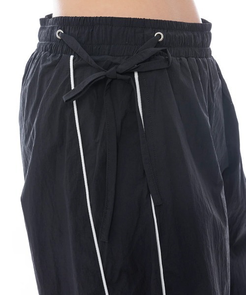 RVCA(ルーカ)の「RVCA レディース MINI RVCA TRACK PANTS ロングパンツ 【2025年春夏モデル】/ルーカセットアップ対応ナイロントラックパンツ(その他パンツ・レディース・ブラック/ベージュ系その他・LARGE/MEDIUM/SMALL)」の15枚目の写真