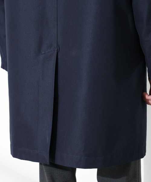 NANO universe（ナノユニバース）の「撥水ギャバラグランステンカラーコート（ステンカラーコート・メンズ・ベージュ/ダークネイビー・S/M/L）」の21枚目の写真