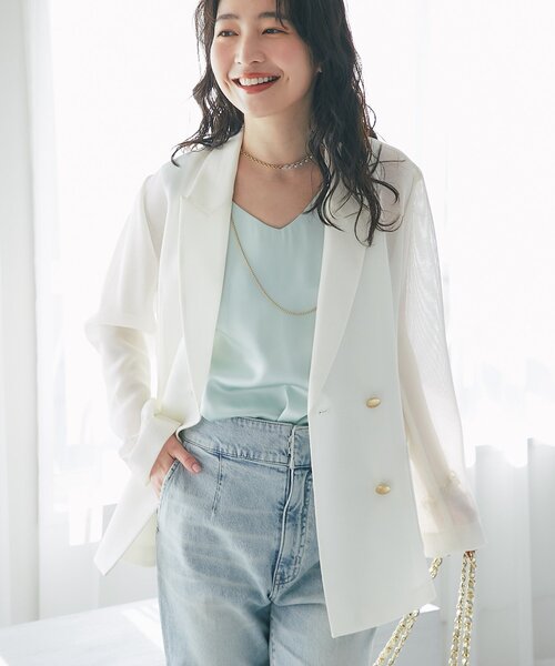 La boutique BonBon（ラブティックボンボン）の「【新色オフホワイト・ライトグレー登場！】メッシュメタルボタンライトジャケット（テーラードジャケット・レディース・グレイッシュベージュ/モカ/アイボリー/ネイビー/オフホワイト/ライトグレー・FREE）」の2枚目の写真