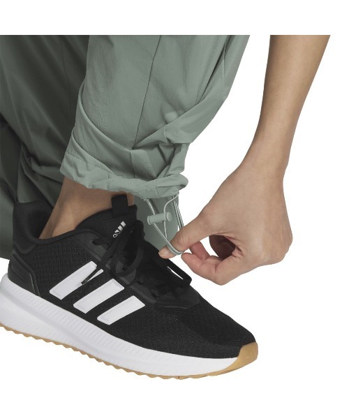 adidas(アディダス)の「アディダス adidas ストレッチウーブン カーゴパンツ(カーゴパンツ・レディース・グリーン/ブラウン/ブラック・L/XL/S/M)」の11枚目の写真