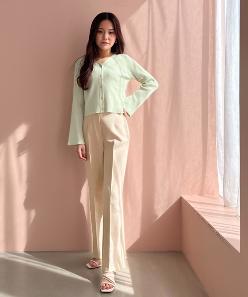 MISCH MASCH（ミッシュマッシュ）の「新色追加 WEB限定 2025新作 フレアカットタックパンツ（その他パンツ・レディース・ブラック/ベージュ/グリーン/ブラウン・S/M/L）」の9枚目の写真