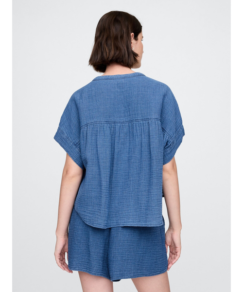 GAP(ギャップ)の「クリンクルガーゼ デニムシャツ(シャツ/ブラウス・レディース・インディゴブルー・L/M/XXS/XS/S)」の4枚目の写真