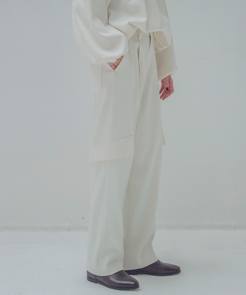 DRESSLAVE(ドレスレイブ)の「back peach classy work pants(バックピーチクラッシーワークパンツ)(カーゴパンツ・レディース・ホワイト・36/38)」の2枚目の写真