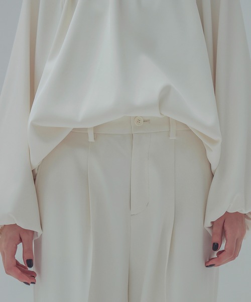 DRESSLAVE(ドレスレイブ)の「back peach classy work pants(バックピーチクラッシーワークパンツ)(カーゴパンツ・レディース・ホワイト・36/38)」の5枚目の写真