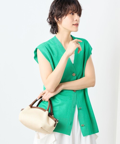 NOLLEY’S（ノーリーズ）の「《手洗い可能》ドライタッチ肩タックベスト（ベスト・レディース・ネイビー/グリーン/ベージュ/ブラック・38）」の6枚目の写真