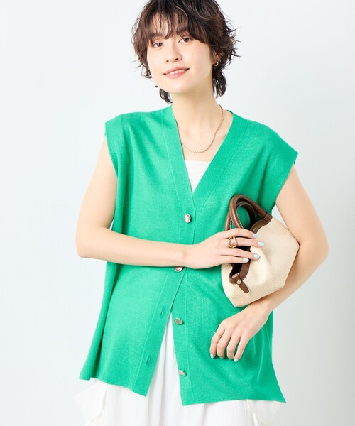 NOLLEY’S（ノーリーズ）の「《手洗い可能》ドライタッチ肩タックベスト（ベスト・レディース・ネイビー/グリーン/ベージュ/ブラック・38）」の7枚目の写真