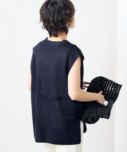 NOLLEY’S（ノーリーズ）の「《手洗い可能》ドライタッチ肩タックベスト（ベスト・レディース・ネイビー/グリーン/ベージュ/ブラック・38）」の14枚目の写真