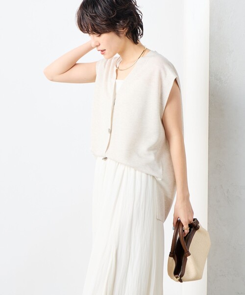 NOLLEY’S（ノーリーズ）の「《手洗い可能》ドライタッチ肩タックベスト（ベスト・レディース・ネイビー/グリーン/ベージュ/ブラック・38）」の21枚目の写真