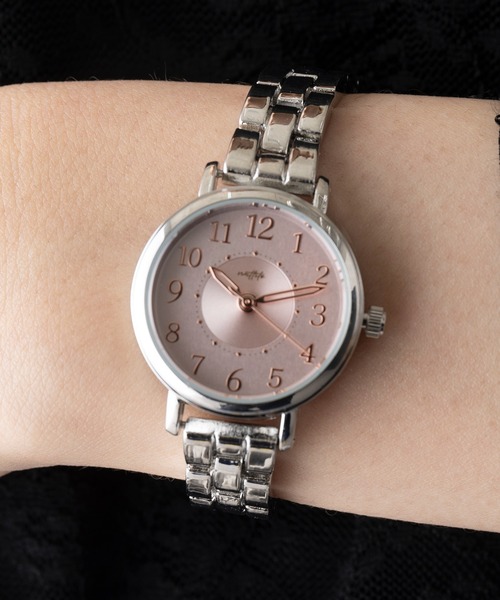 MAGASIN DE MODE Chou Chou(マガジンデモードシュシュ)の「【MAGASIN DE MODE Chou Chou】ニッケルフリーメッキ アナログウォッチ MKM2920 FW(アナログ腕時計・レディース・シルバー系その他/ピンク系その他2/ピンク/シルバー・FREE)」の4枚目の写真