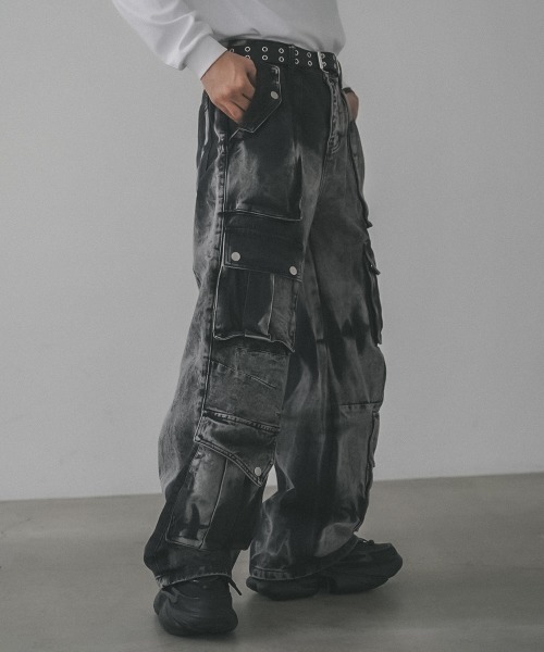 Shoowtime(ショウタイム)の「Chemically washed hard bleached denim cargo pants / ケミカルウォッシュハードブリーチデニムカーゴパンツ(デニムパンツ・メンズ・ブルー/ブラック・SMALL/MEDIUM/LARGE/X-LARGE)」の8枚目の写真