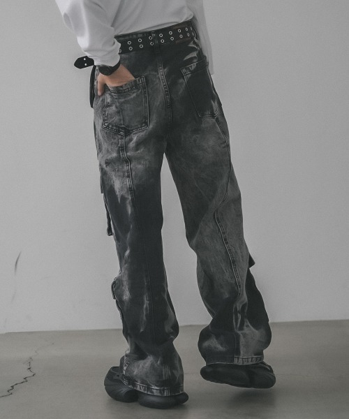 Shoowtime(ショウタイム)の「Chemically washed hard bleached denim cargo pants / ケミカルウォッシュハードブリーチデニムカーゴパンツ(デニムパンツ・メンズ・ブルー/ブラック・SMALL/MEDIUM/LARGE/X-LARGE)」の10枚目の写真