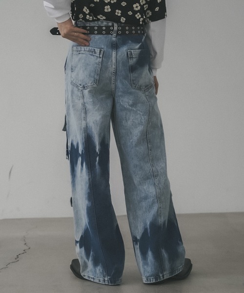 Shoowtime(ショウタイム)の「Chemically washed hard bleached denim cargo pants / ケミカルウォッシュハードブリーチデニムカーゴパンツ(デニムパンツ・メンズ・ブルー/ブラック・SMALL/MEDIUM/LARGE/X-LARGE)」の20枚目の写真