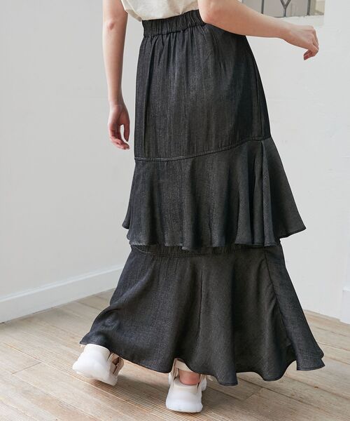 MAJESTIC LEGON（マジェスティックレゴン）の「フリルデザインスリットスカート（スカート・レディース・ブラック/ホワイト系その他2/ブラック系その他/ホワイト系その他・SMALL/MEDIUM）」の20枚目の写真