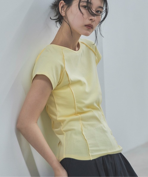 feepur(フェピュール)の「フライスアウトロックフレンチTee(Tシャツ/カットソー・レディース・オフホワイト/ブラック/オートミール/イエロー・MEDIUM)」の1枚目の写真