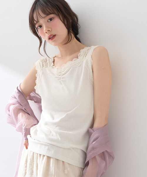 earth music&ecology（アースミュージックアンドエコロジー）の「ラメテレコショルダーレースタンクトップ（タンクトップ・レディース・アイボリー/ブラック/サックスブルー/ベージュ・M/S）」の5枚目の写真