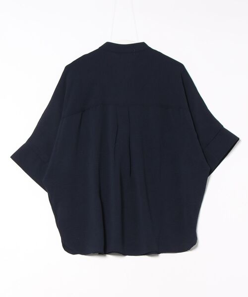 MAISON DE THERESE(メゾン ド テレーズ)の「Vネックルーズシルエット タックブラウス(シャツ/ブラウス・レディース・ホワイト/グリーン/ブラック/グレイッシュベージュ/グレー/ネイビー・FREE)」の7枚目の写真
