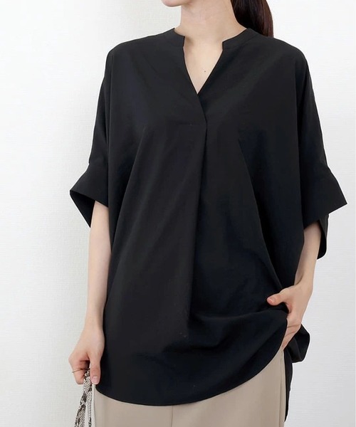 MAISON DE THERESE(メゾン ド テレーズ)の「Vネックルーズシルエット タックブラウス(シャツ/ブラウス・レディース・ホワイト/グリーン/ブラック/グレイッシュベージュ/グレー/ネイビー・FREE)」の3枚目の写真
