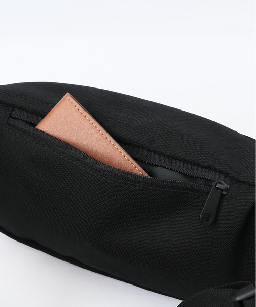 KANGOL(カンゴール)の「KANGOL LOOP ポーチ付きボディバッグ 250-3090(ボディバッグ/ウエストポーチ・メンズ・グレー/ブラック/キャメル・FREE)」の5枚目の写真