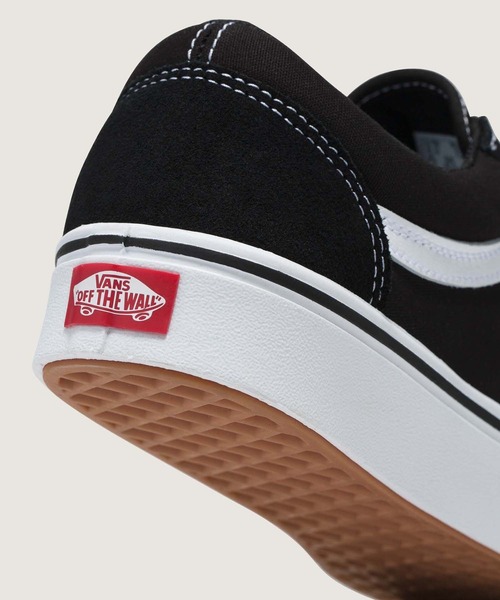 VANS(バンズ)の「コンフィクッシュ オールドスクール / UA ComfyCush Old Skool (CLASSIC) VN0A3WMAVNE1(スニーカー・メンズ・ブラック/ブラック×ホワイト・4/4.5/5/5.5/6/6.5/7/7.5/8/8.5/9/9.5/10/10.5/11/11.5/12)」の7枚目の写真