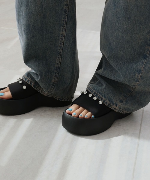 Futier land（フューティアランド）の「もちふわっ厚底プラットフォームサンダル（サンダル・レディース・ブラック/ブラック系その他・35/36/37/38/39）」の5枚目の写真