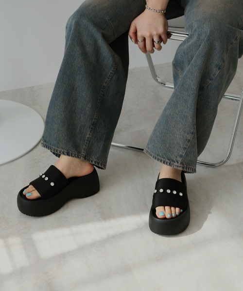 Futier land（フューティアランド）の「もちふわっ厚底プラットフォームサンダル（サンダル・レディース・ブラック/ブラック系その他・35/36/37/38/39）」の6枚目の写真