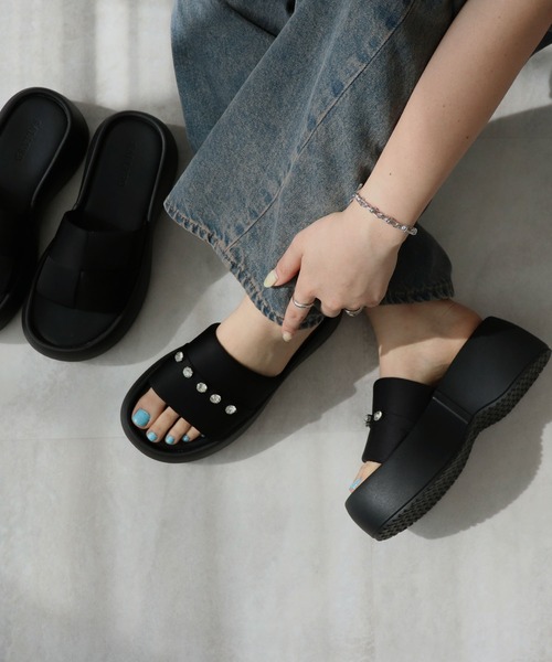 Futier land（フューティアランド）の「もちふわっ厚底プラットフォームサンダル（サンダル・レディース・ブラック/ブラック系その他・35/36/37/38/39）」の3枚目の写真