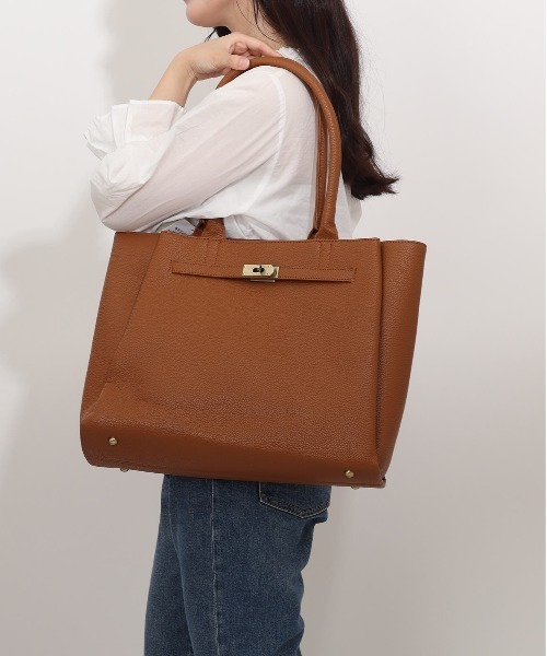 LIZDAYS(リズデイズ)の「PU レザートートバッグ Grace by LIZDAYS(トートバッグ・レディース・グレイッシュベージュ/ラベンダー/ブラック/キャメル・FREE)」の6枚目の写真