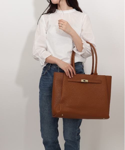 LIZDAYS(リズデイズ)の「PU レザートートバッグ Grace by LIZDAYS(トートバッグ・レディース・グレイッシュベージュ/ラベンダー/ブラック/キャメル・FREE)」の5枚目の写真