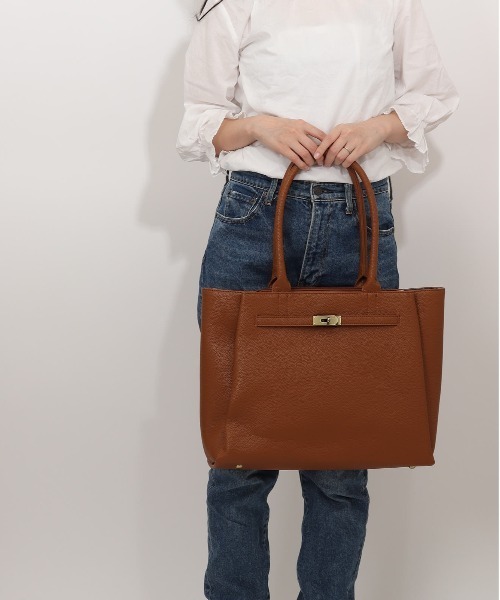 LIZDAYS(リズデイズ)の「PU レザートートバッグ Grace by LIZDAYS(トートバッグ・レディース・グレイッシュベージュ/ラベンダー/ブラック/キャメル・FREE)」の7枚目の写真
