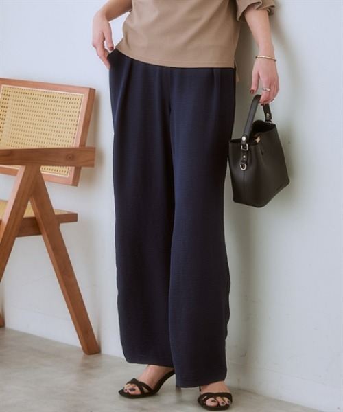 nissen（ニッセン）の「しぼサテンインタックとろみイージーセミワイドパンツ＜大きいサイズ有＞（その他パンツ・レディース・ネイビー/ダークベージュ/ブラック/カーキ・3L/L/S/LL/M）」の4枚目の写真