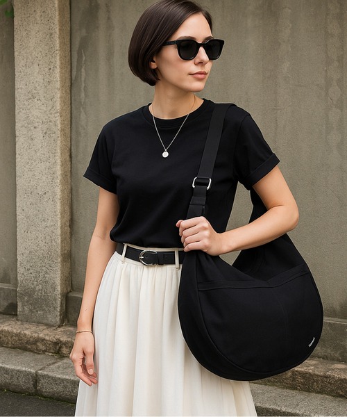 NOLITA LABORATORY（ノリータラボラトリー）の「【 NOLITA / ノリータ 】 ハーフムーン ショルダーバッグ 大容量 ユニセックス対応 クロスボディバッグ（ショルダーバッグ・レディース・ブラック・FREE）」の3枚目の写真