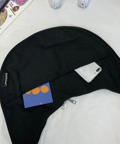 NOLITA LABORATORY（ノリータラボラトリー）の「【 NOLITA / ノリータ 】 ハーフムーン ショルダーバッグ 大容量 ユニセックス対応 クロスボディバッグ（ショルダーバッグ・レディース・ブラック・FREE）」の4枚目の写真