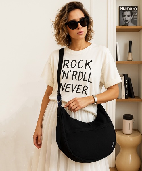 NOLITA LABORATORY（ノリータラボラトリー）の「【 NOLITA / ノリータ 】 ハーフムーン ショルダーバッグ 大容量 ユニセックス対応 クロスボディバッグ（ショルダーバッグ・レディース・ブラック・FREE）」の9枚目の写真