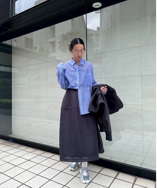 emmi(エミ)の「シアーダンボールスカート(スカート・レディース・ダークグレー/オフホワイト・0/1)」の20枚目の写真