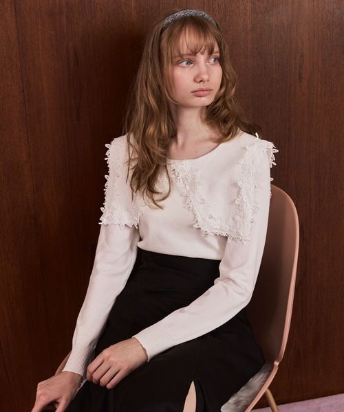 Cherir Mignon(シェリルミニョン)の「【Cherir Mignon】レースビッグカラーニットプルオーバー(ニット/セーター・レディース・ブラック/アイボリー・FREE)」の2枚目の写真