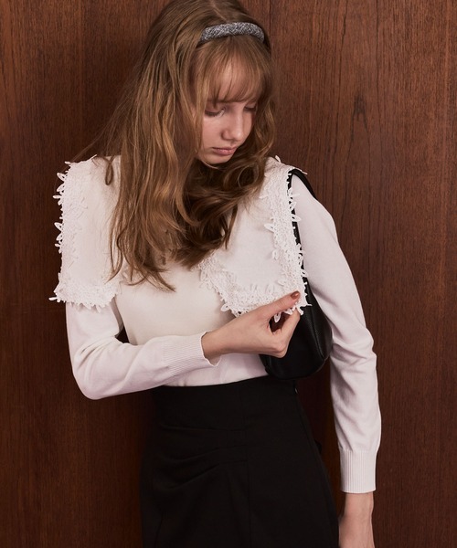 Cherir Mignon(シェリルミニョン)の「【Cherir Mignon】レースビッグカラーニットプルオーバー(ニット/セーター・レディース・ブラック/アイボリー・FREE)」の5枚目の写真