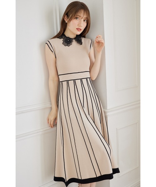 【新品未使用】tocco フラワーレース襟付き配色ラインプリーツニットワンピース 2WAYフラワーレース襟付き配色ラインプリーツニットワンピース