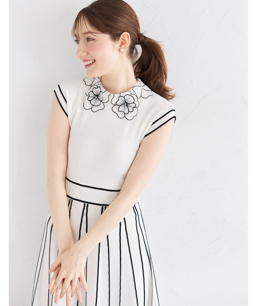 tocco closet(トッコ クローゼット)の「2WAYフラワーレース襟付き配色ラインプリーツニットワンピース(ワンピース・レディース・オフホワイト/ベージュ/ラベンダー/ブラック・M)」の8枚目の写真
