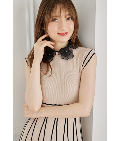 tocco closet(トッコ クローゼット)の「2WAYフラワーレース襟付き配色ラインプリーツニットワンピース(ワンピース・レディース・オフホワイト/ベージュ/ラベンダー/ブラック・M)」の16枚目の写真
