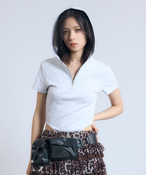 ACLENT アクレント　ボディースーツ 完売商品　bodysuit ACLENT（アクレント）の「フーデットハーフジップボディースーツ（T