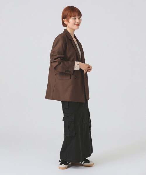 Ray BEAMS（レイビームス）の「【4/2値下げ】4ボタン ダブル テーラード ジャケット | 新生活・通勤・通学・新学期・オフィスカジュアル・オンオフ兼用・好印象コーデ・セットアップ（テーラードジャケット・レディース・ダークブラウン/ブラック・1/0）」の9枚目の写真