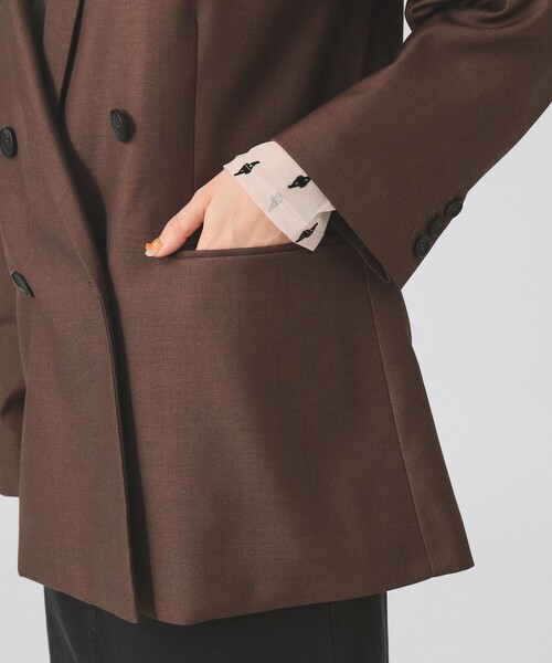 Ray BEAMS(レイビームス)の「4ボタン ダブル テーラード ジャケット(テーラードジャケット・レディース・ダークブラウン/ブラック・1/0)」の7枚目の写真