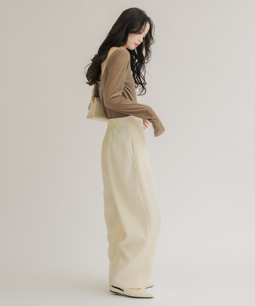 NEUNA（ヌナ）の「シアーベロアバックシャントップス（Tシャツ/カットソー・レディース・ブラウン/ブラック/ネイビー/ベージュ・FREE）」の9枚目の写真